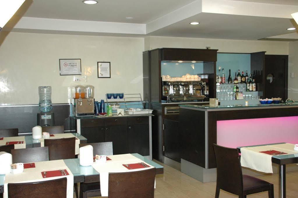 Hotel Kristall Corsico Extérieur photo