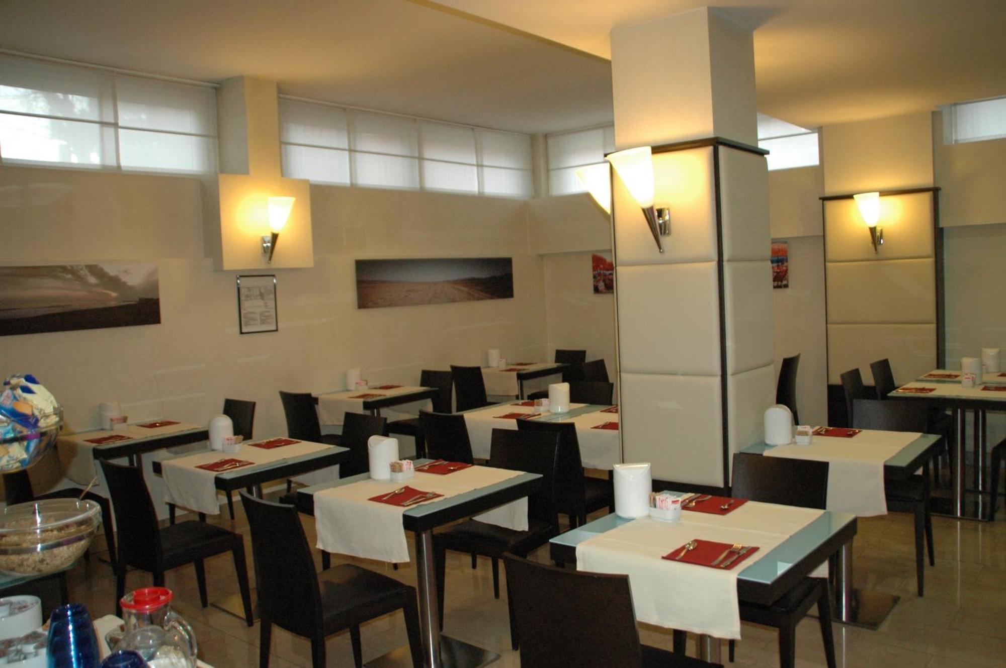 Hotel Kristall Corsico Extérieur photo