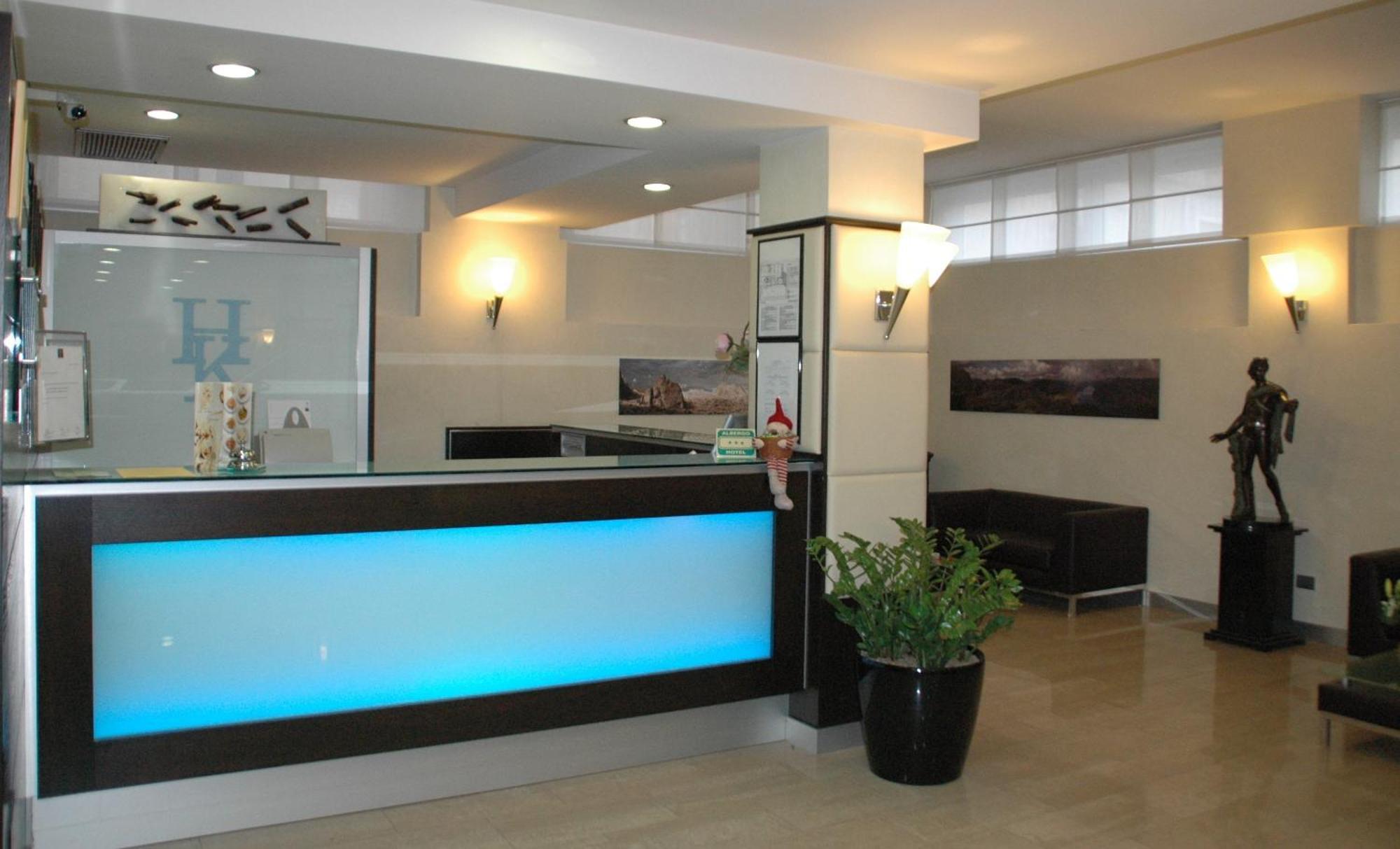 Hotel Kristall Corsico Extérieur photo