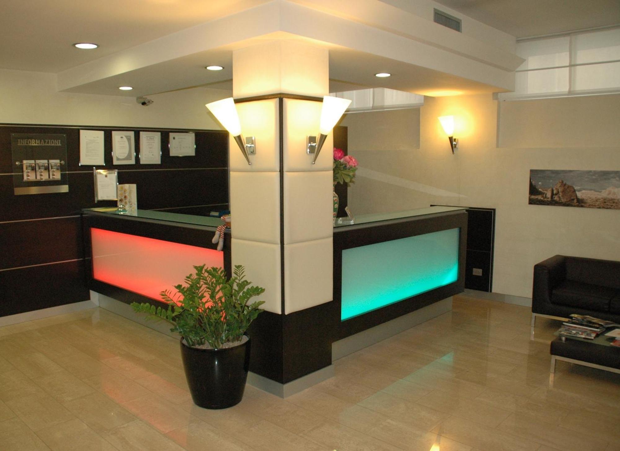 Hotel Kristall Corsico Extérieur photo